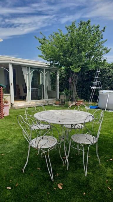 Maison Paisible Et Ensoleillee 아비뇽 외부 사진